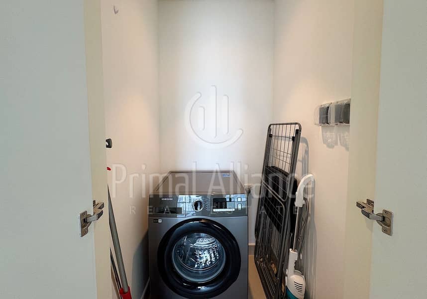 Corner Unit | Burj and Pool View | Furnished - Image 9