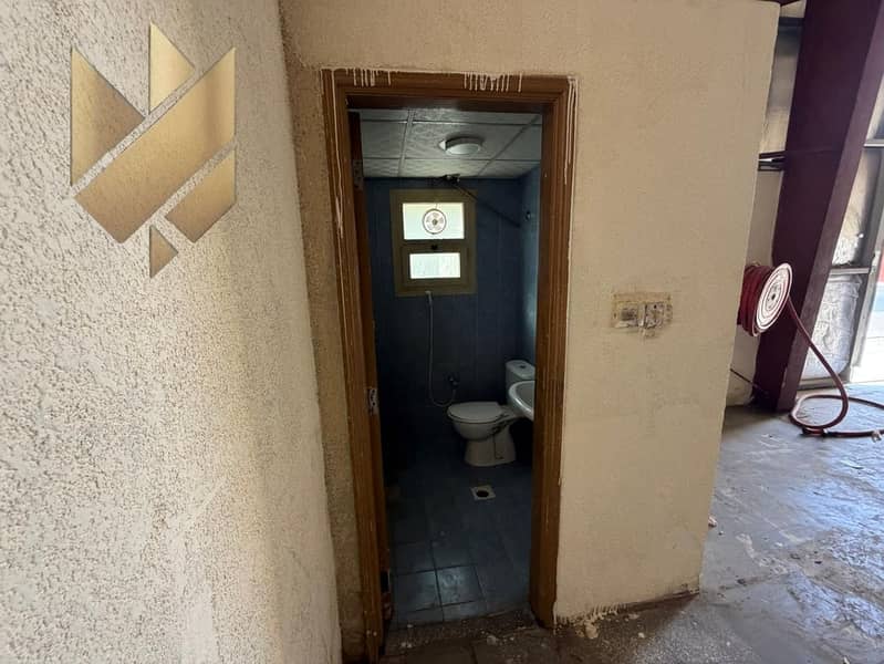 9 dfd69f4c-63aa-4d12-9fcf-072dc8a5c6a0. jpeg