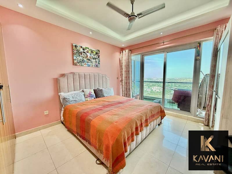 2 Bedroom Apartment comes with 2 Parking I Well Maintained I Fully Upgraded l Vacant on Transfer