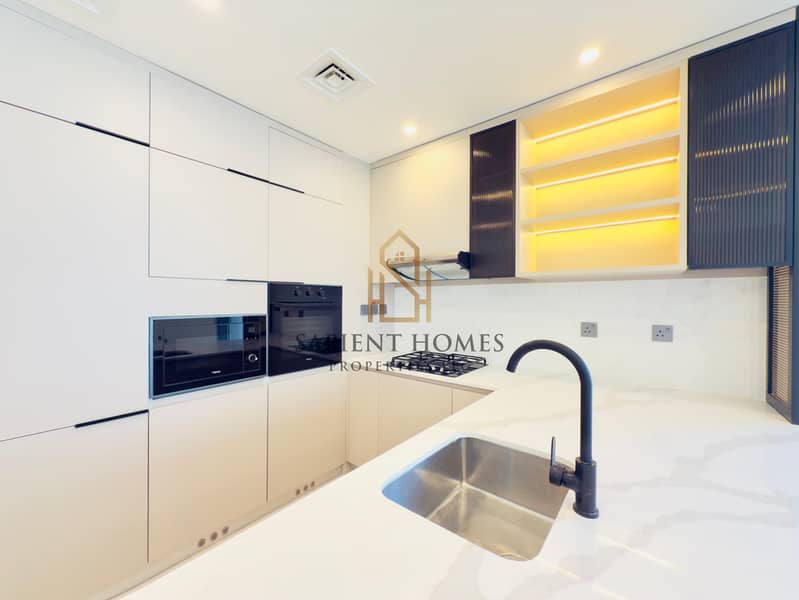 Exclusive | Pool & Park View | Fitted Kitchen |