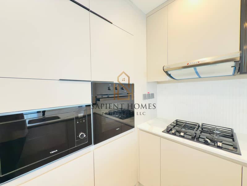 Exclusive | Pool & Park View | Fitted Kitchen | - Image 6