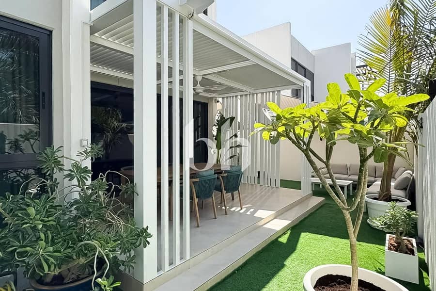 Fully Upgraded | Exclusive | Swimming Pool View - Image 17