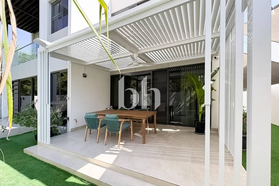 Fully Upgraded | Exclusive | Swimming Pool View - Image 18