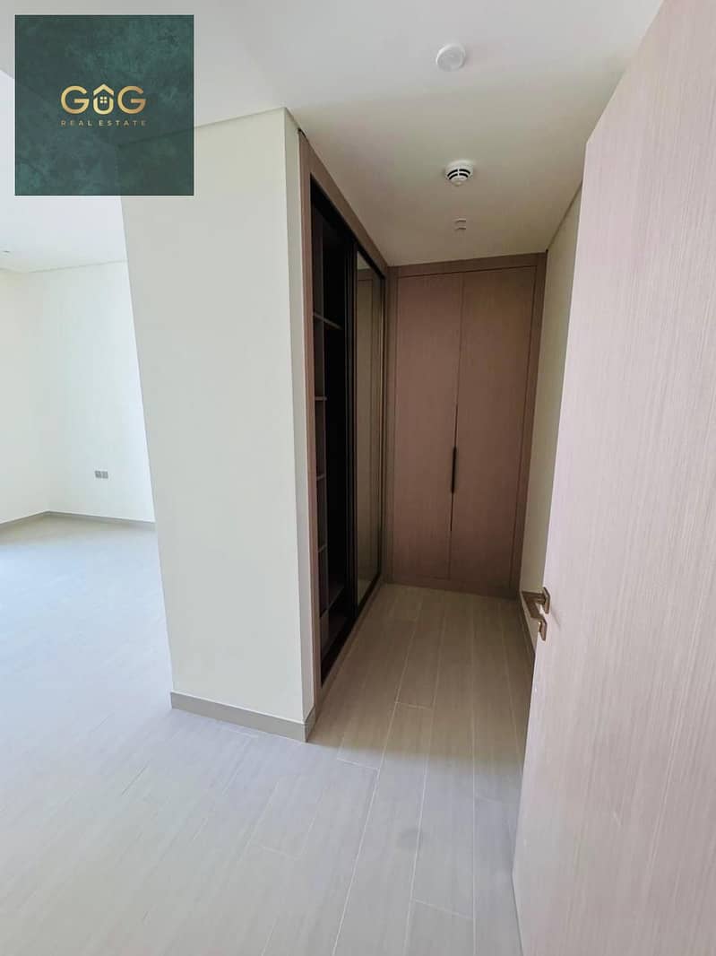 Ready to Move in l Brand New l Pool and Park View