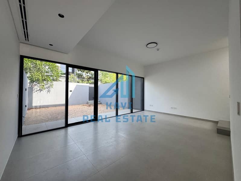 5 WhatsApp Image 2025-11-08 at 9.52. 16 PM (1). jpeg