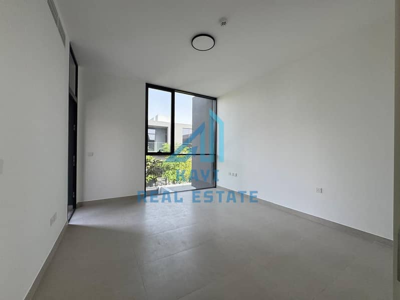 9 WhatsApp Image 2025-11-08 at 9.52. 21 PM. jpeg