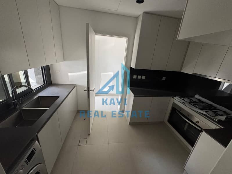 11 WhatsApp Image 2025-11-08 at 9.52. 14 PM. jpeg