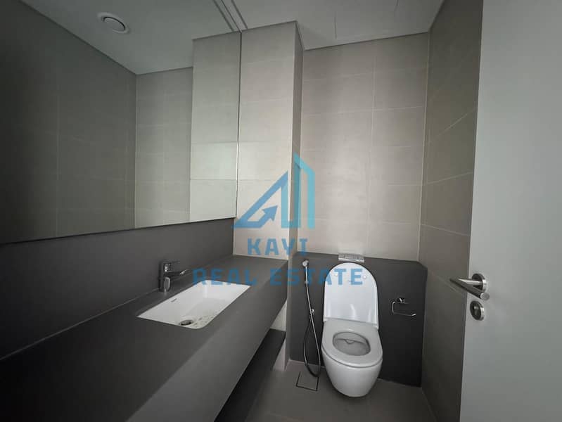 19 WhatsApp Image 2025-11-08 at 9.52. 16 PM. jpeg