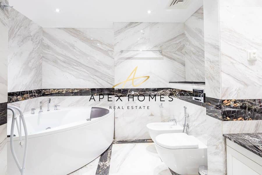 Fully Upgraded | Sea Views | Vacant - Image 21