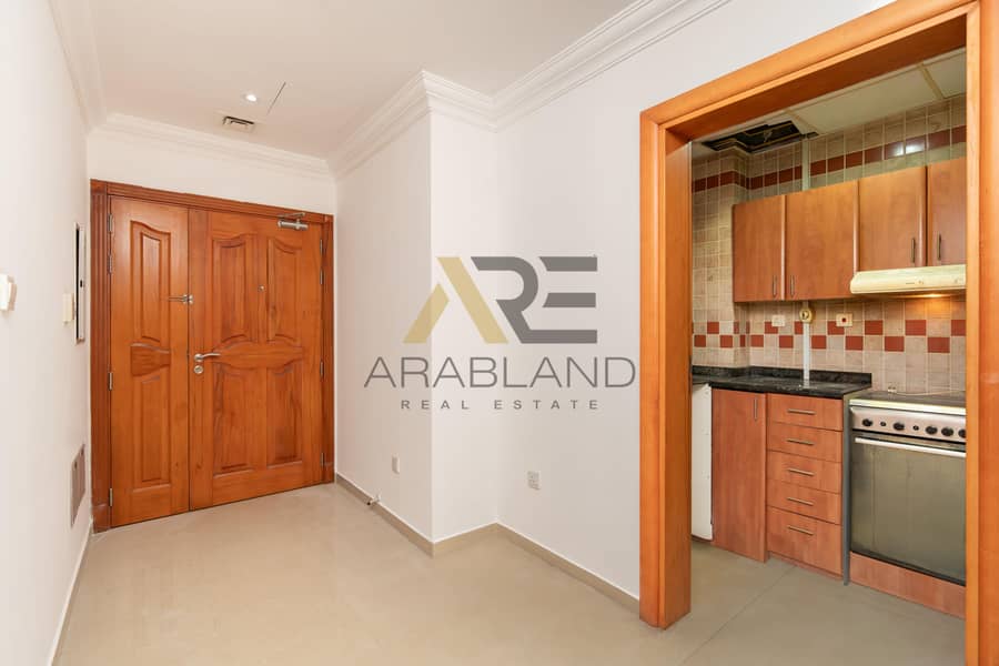 Close to Metro | Prime Location | Ready to Move-in - Image 11