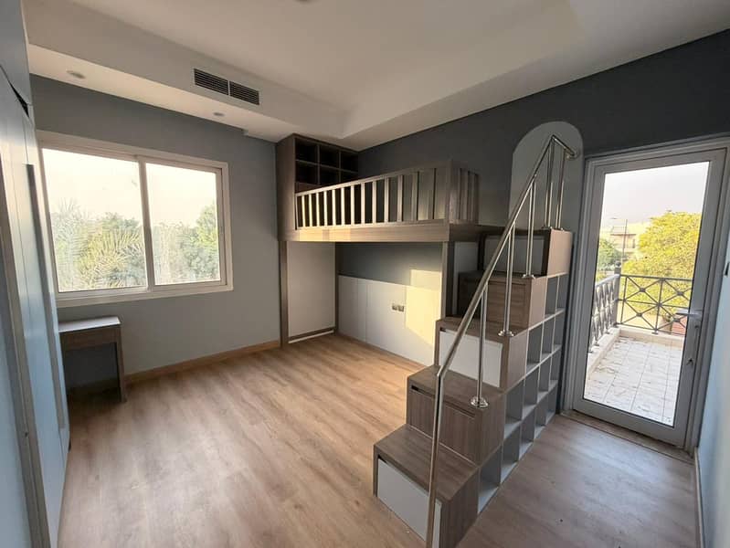 Upgraded | 6 Bedroom | Vacant - Image 10