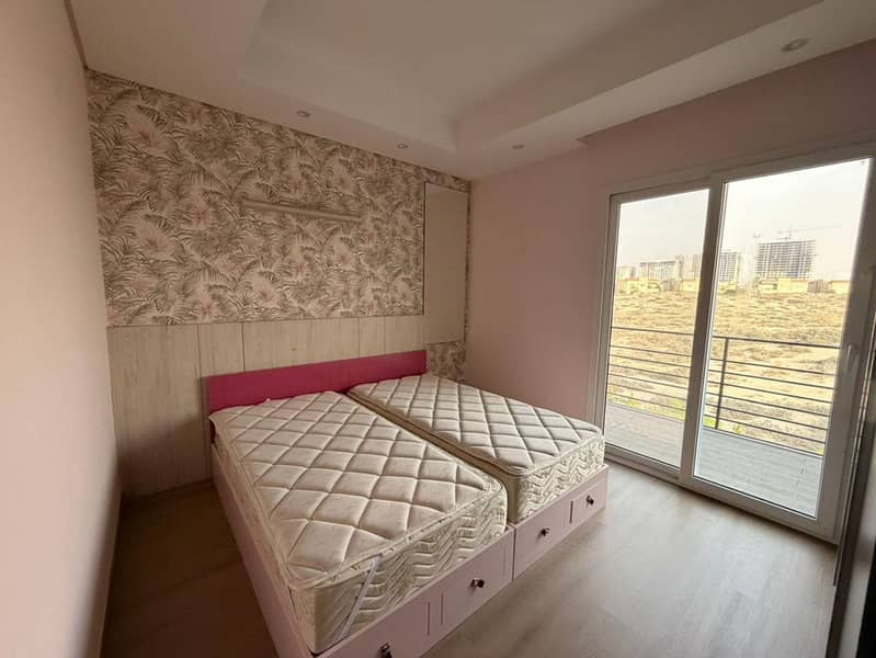 Upgraded | 6 Bedroom | Vacant - Image 12