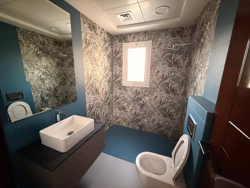 Upgraded | 6 Bedroom | Vacant - Image 15