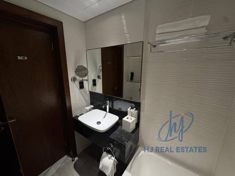 Elegant Sea-View Apartment in Dolphin Tower - Image 6