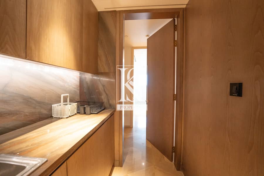 Ultra-Luxury 3BR + Maid | Fully Serviced Living - Image 12