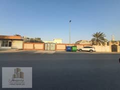 للبيع بيت في امارة الشارقة تحديدا في منطقة الصبخة