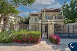 5 Bedroom Villa | Lush Landscaped Garden