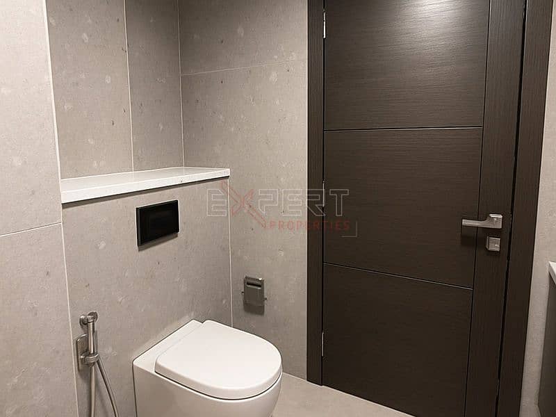 Fully Furnished Apartment | Modern Living | Scenic Views - Image 9