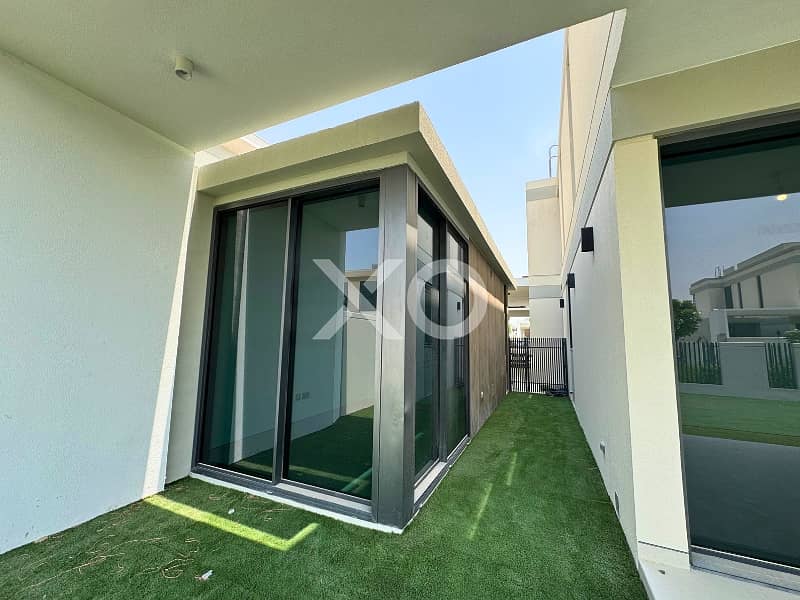 CORNER VILLA | LANDSCAPED | VIEW TODAY