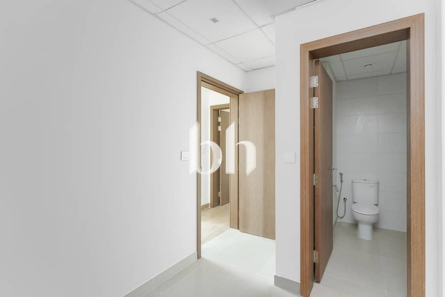 Move In Ready | Unfurnished | With Maids Room | - Image 7