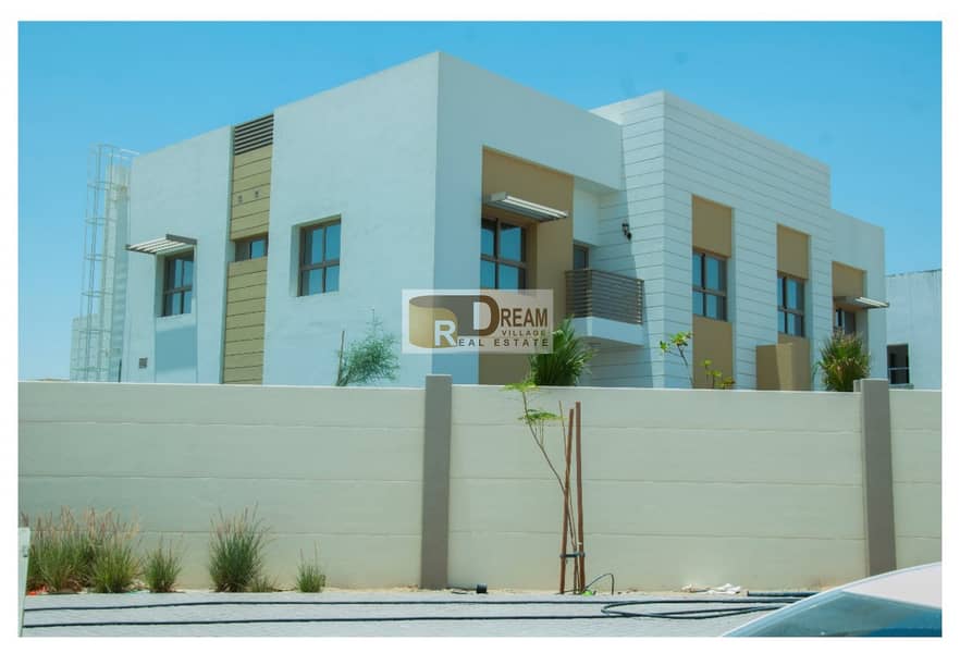 Villa price 999 thousand  in Sharjah and monthly payments 1% and the possibility of bank financing