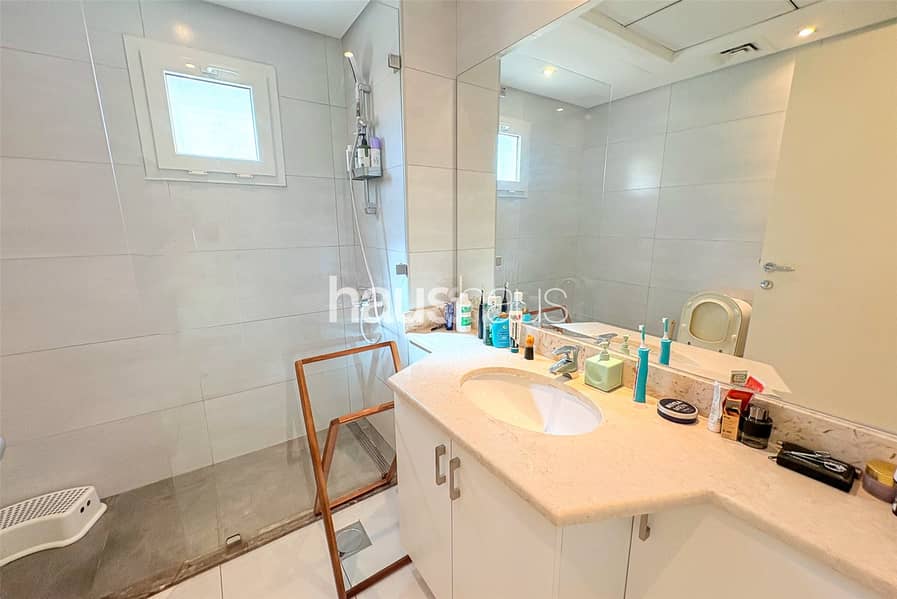 Upgraded | Beautiful villa | Very well maintained - Image 15