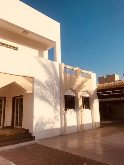 5 Bedroom Villa for Sale in Al Jurf, Ajman - Villa in active area in ajman 5 Bedroom Villa for Sale in Al Jurf, Ajman - Villa in active area in ajman