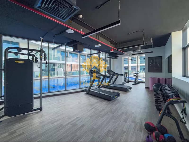 UPGRADED | LUXURIOUS APARTMENT | MODERN LIVING - Image 11