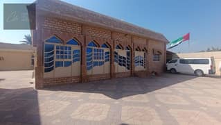 فيلا لسكن عمال | الظيت | 10 غرف نوم و 9 حمامات