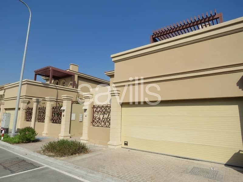 Four Bedroom Villa with Private Pool  Golf Gardens