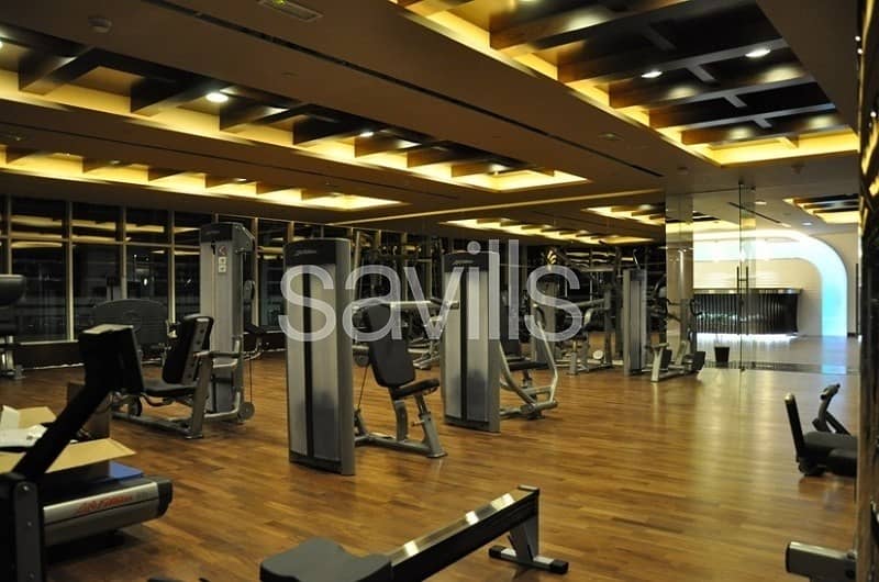 8 Luxurious one bedroom apartment near corniche with parking
