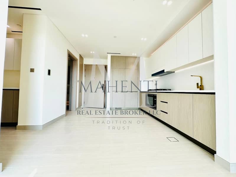 BRAND NEW | FIRST TENANT | LUXURIOUS | SPACIOUS | PARKING | BIG BALCONY