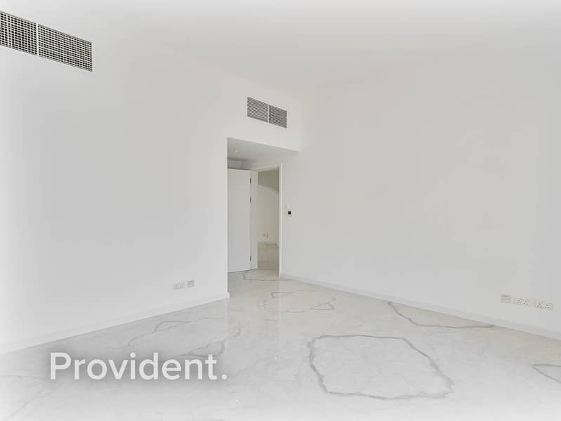 Upgraded Villa | Huge Plot | Vacant - Image 8