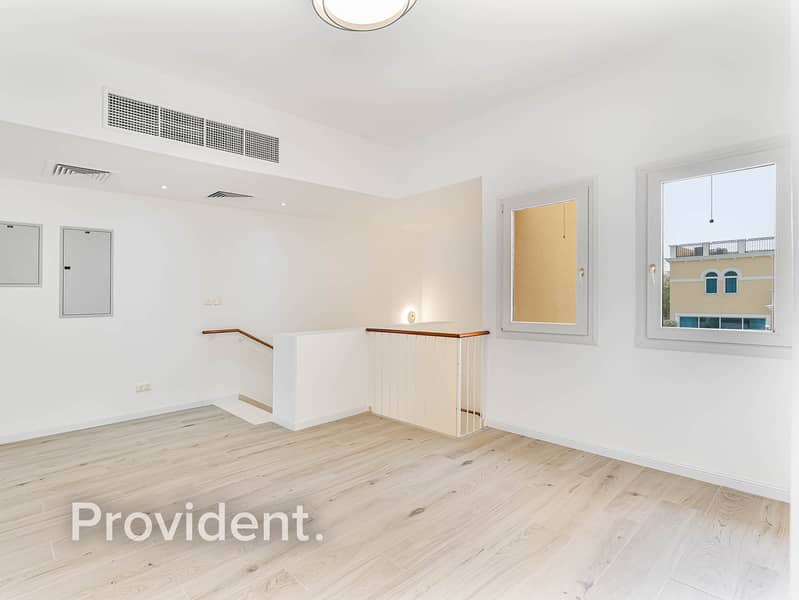 Upgraded Villa | Huge Plot | Vacant - Image 10