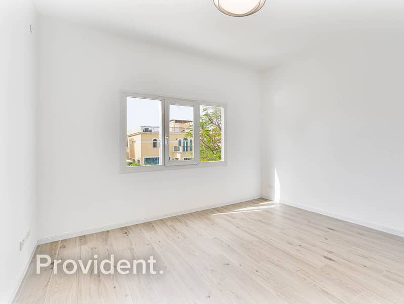 Upgraded Villa | Huge Plot | Vacant - Image 11