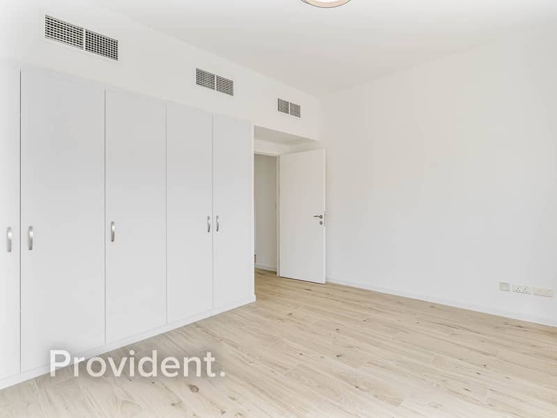 Upgraded Villa | Huge Plot | Vacant - Image 12