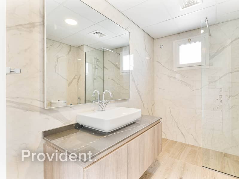 Upgraded Villa | Huge Plot | Vacant - Image 13