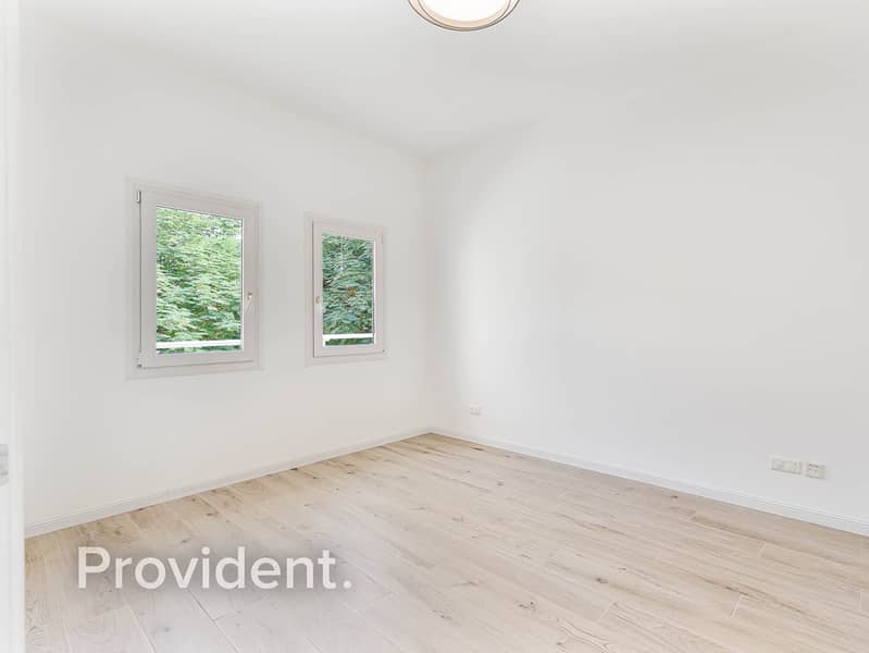 Upgraded Villa | Huge Plot | Vacant - Image 14