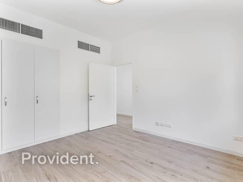 Upgraded Villa | Huge Plot | Vacant - Image 15