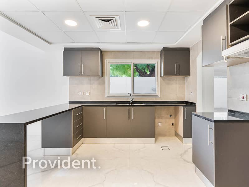 Upgraded Villa | Huge Plot | Vacant - Image 17