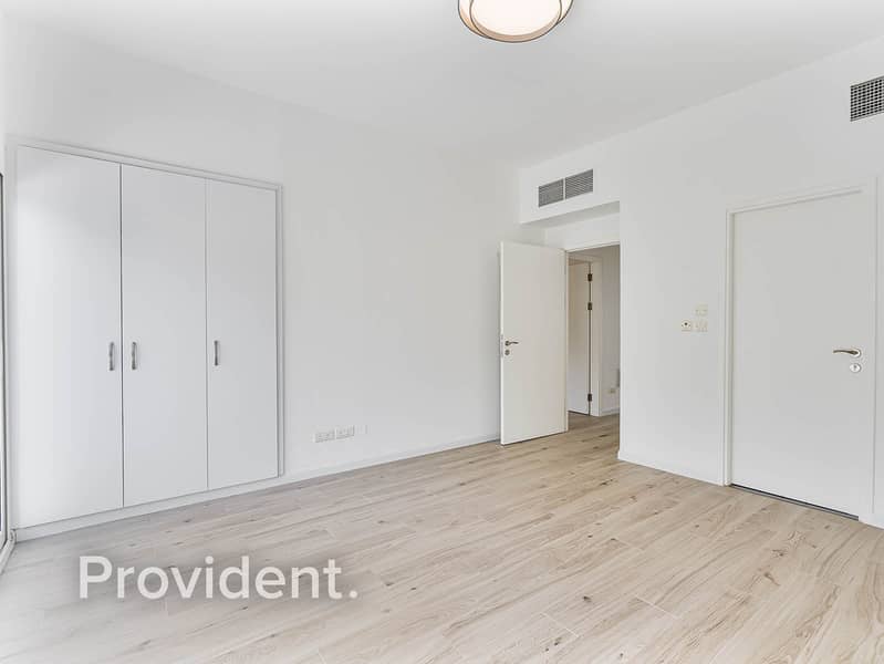 Upgraded Villa | Huge Plot | Vacant - Image 18