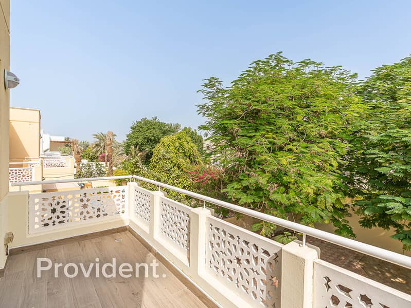 Upgraded Villa | Huge Plot | Vacant - Image 21