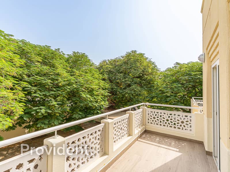 Upgraded Villa | Huge Plot | Vacant - Image 22