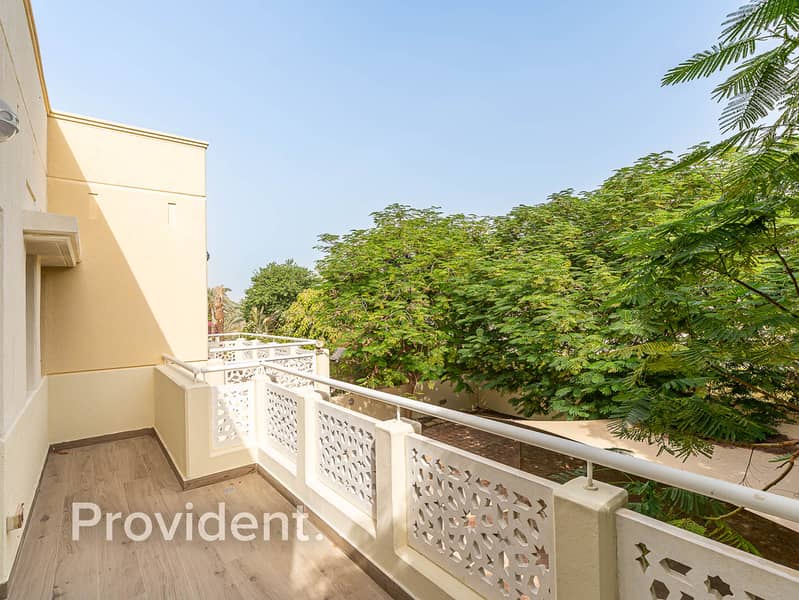 Upgraded Villa | Huge Plot | Vacant - Image 23