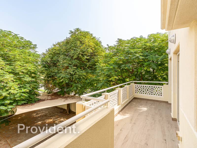 Upgraded Villa | Huge Plot | Vacant - Image 24