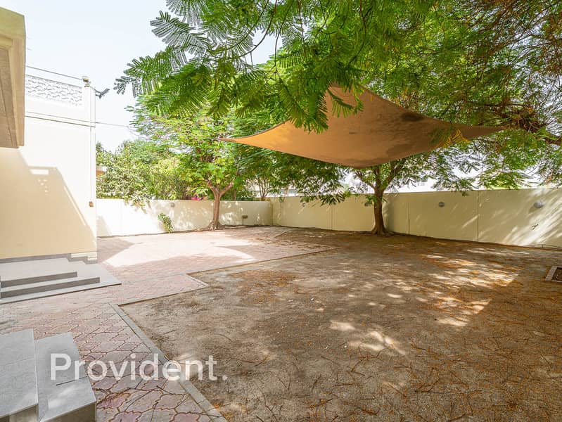 Upgraded Villa | Huge Plot | Vacant - Image 31