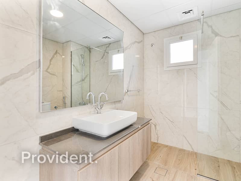 Upgraded Villa | Huge Plot | Vacant - Image 37