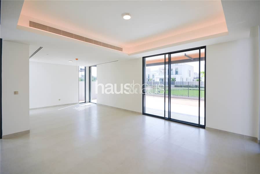 Genuine Listing | Single Row | Handover Soon