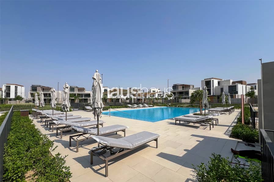 Genuine Listing | Single Row | Handover Soon - Image 13