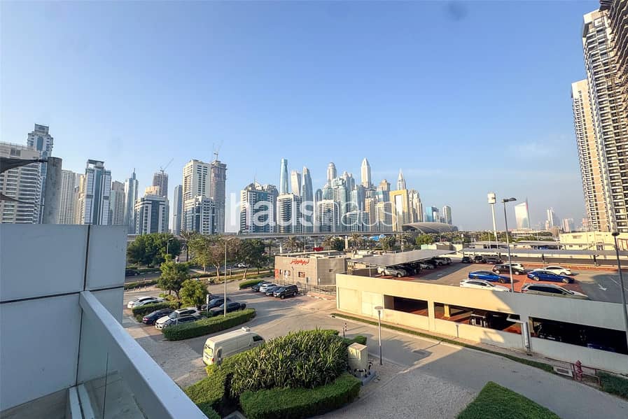 Spacious | Marina and Burj views | Fully Upgraded - Image 11